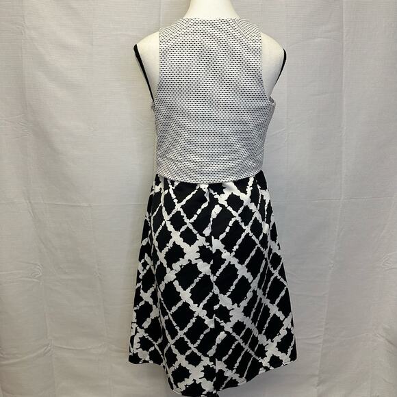 Tabitha Black & White Geometric Sleeveless Fit & Flare Dress - Size 6 - Picture 4 of 11